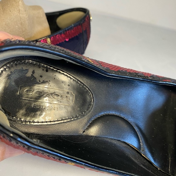 Coach Deborah Sequin Flat
Red Black or blue Gold sequins
Size 7-7.5 - Picture 9 of 16